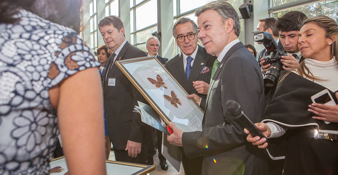 president-santos-with-the-butterfly-full-width